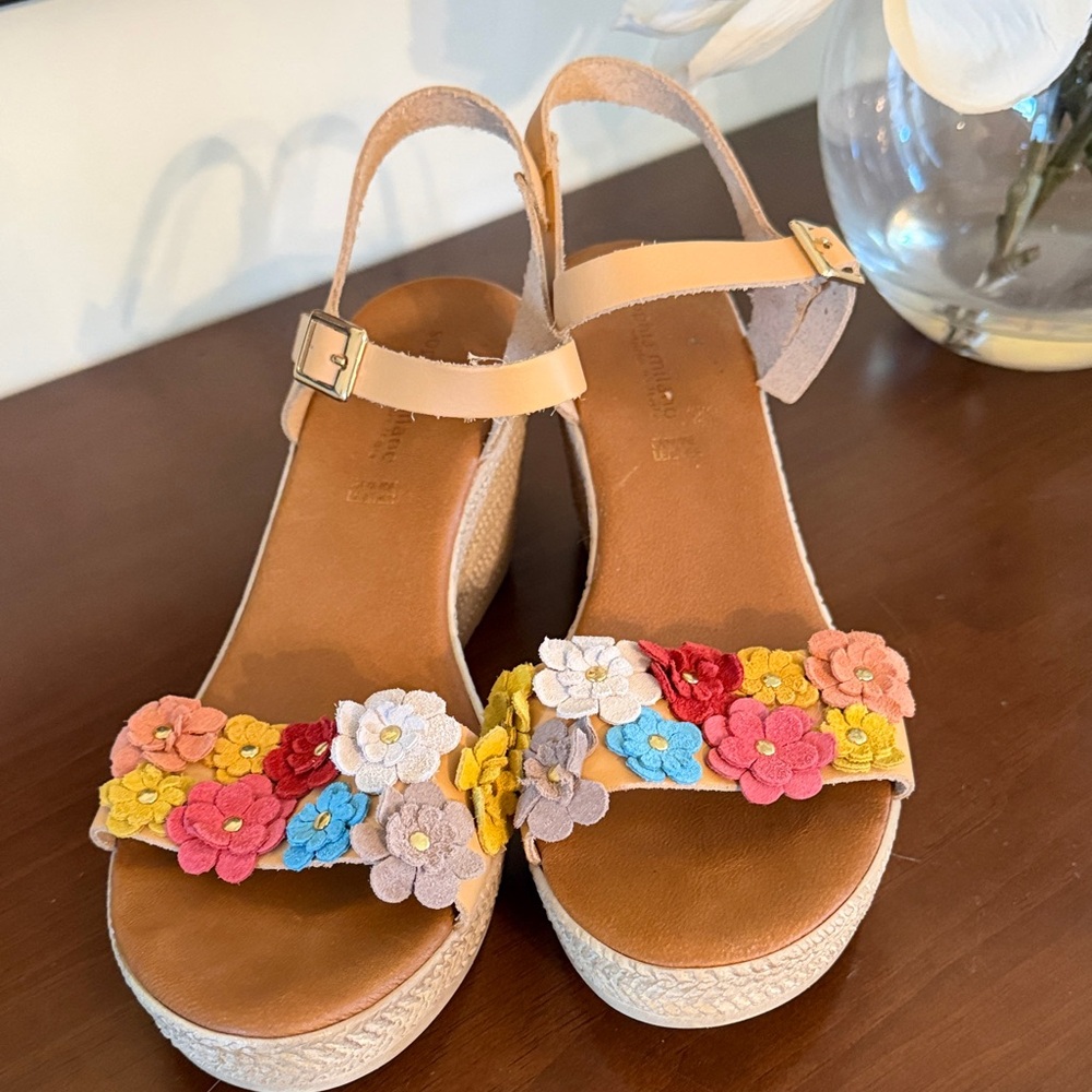 2/35$❤️Neutral Floral Appliqué Espadrille Wedge Sandals - Multicolor Leather